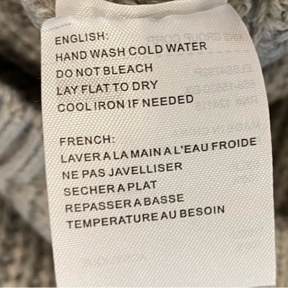 Elodie Gray Acrylic Cropped Crew Neck Ribbed Sweater NWT - Picture 6 of 6